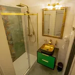 Mikolajska 5 *