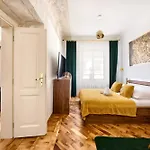 Mikolajska 5 *