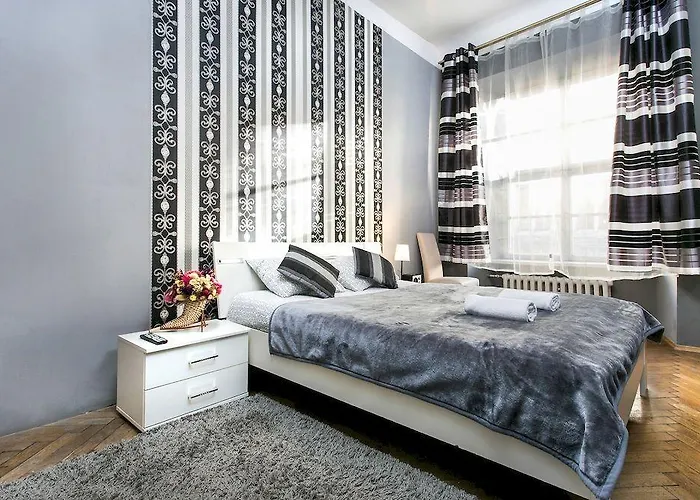 Apartment Mikolajska 5 *