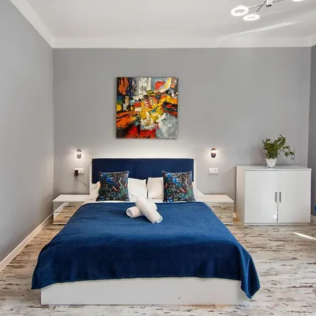 Mikołajska 5 Apartament *